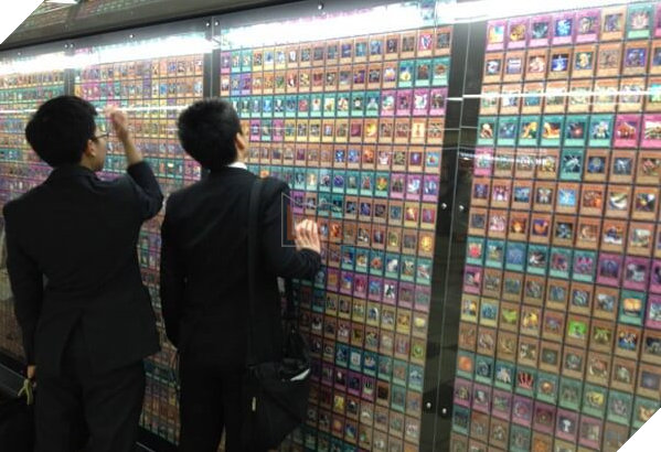 Ngỡ ngàng với buổi triển lãm các lá bài Yu-Gi-Oh ngay dưới nhà ga tàu điện ngầm ở Tokyo
