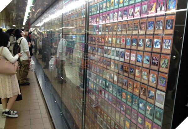 Ngỡ ngàng với buổi triển lãm các lá bài Yu-Gi-Oh ngay dưới nhà ga tàu điện ngầm ở Tokyo