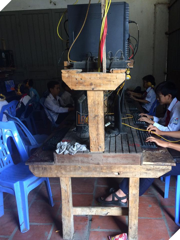 Quán net siêu cổ 10 năm tuổi tại Sóc Sơn: Dùng lót chuột bằng gỗ, vẫn sống tốt