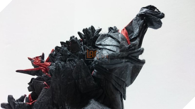 Lác mắt với màn gấp giấy quái vật Godzilla của người Nhật