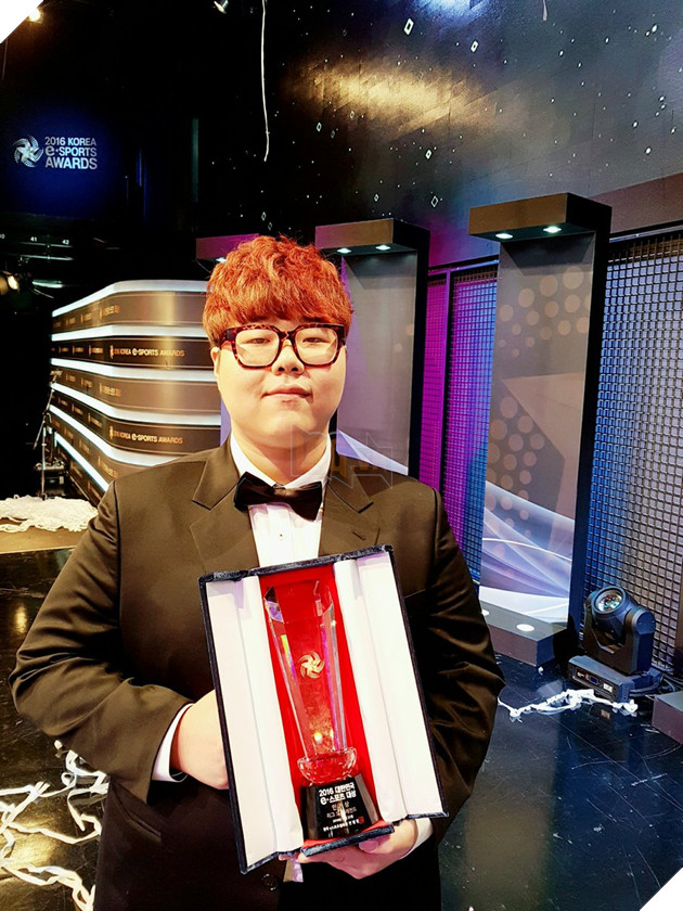 LMHT: SKT T1 đại thắng tại Korea Esports Award 2016, Faker còn ẵm riêng cho mình hai giải quan trọng nhất
