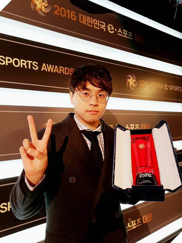 LMHT: SKT T1 đại thắng tại Korea Esports Award 2016, Faker còn ẵm riêng cho mình hai giải quan trọng nhất