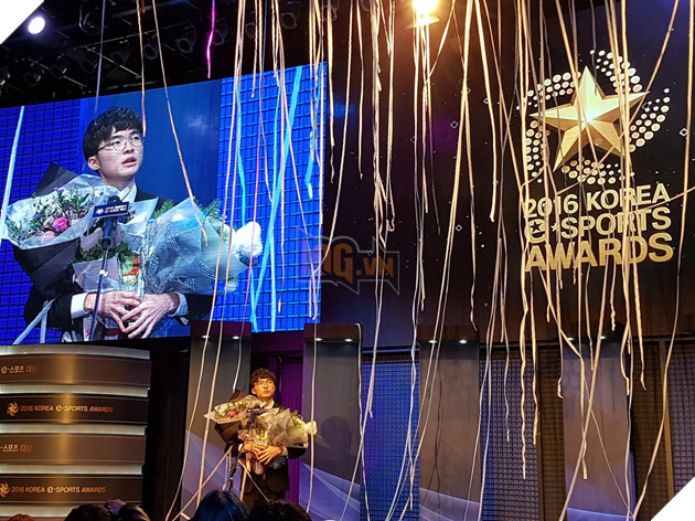 LMHT: SKT T1 đại thắng tại Korea Esports Award 2016, Faker còn ẵm riêng cho mình hai giải quan trọng nhất