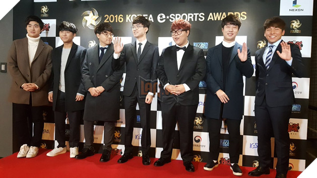 LMHT: SKT T1 đại thắng tại Korea Esports Award 2016, Faker còn ẵm riêng cho mình hai giải quan trọng nhất