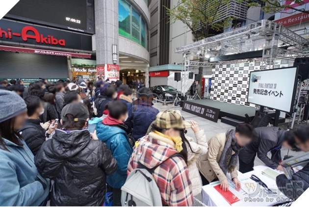 
Người mua còn nhận được chữ kí từ các diễn viên lồng tiếng Final Fantasy XV
