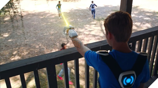 
Mọi hành động của Super Suit đều là sự tương tác giữa găng tay và bộ cảm biến trên áo giáp
