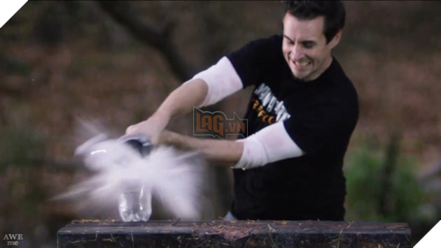 
Thử sức sát thương của Thanh Long Kiếm
