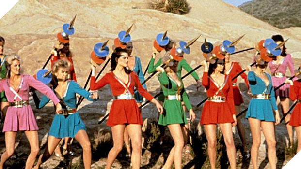 11 bộ phim khoa học viễn tưởng "chế" hài hước nhất mọi thời đại