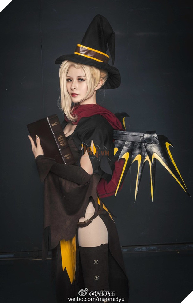 Ngất ngây với cosplay nàng Mercy Haloween trong Overwatch: Quyến rũ và quý phái