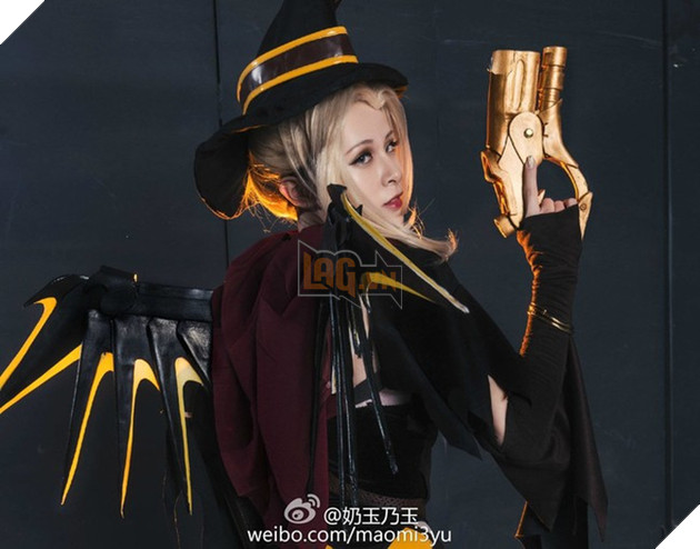Ngất ngây với cosplay nàng Mercy Haloween trong Overwatch: Quyến rũ và quý phái