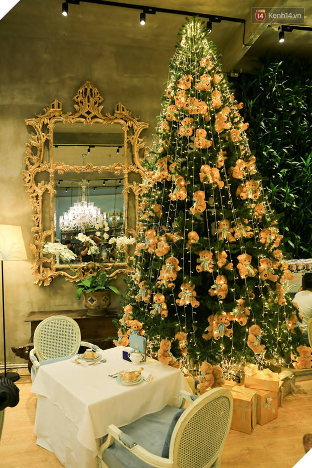 Có thể bạn không để ý, Sài Gòn đã đẹp lộng lẫy và ngập tràn không khí Giáng Sinh rồi - Ảnh 18.