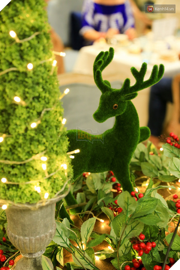 Có thể bạn không để ý, Sài Gòn đã đẹp lộng lẫy và ngập tràn không khí Giáng Sinh rồi - Ảnh 19.