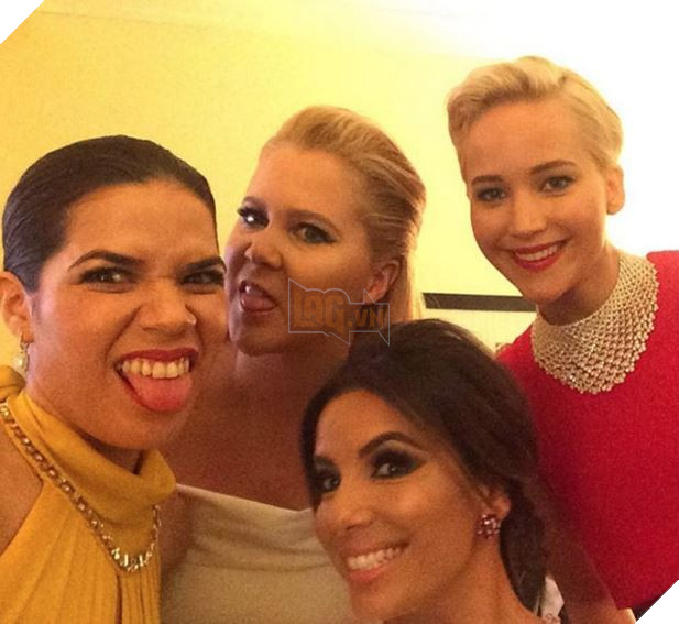 Những bức ảnh selfie nổi tiếng nhất năm 2016 - Ảnh 2.