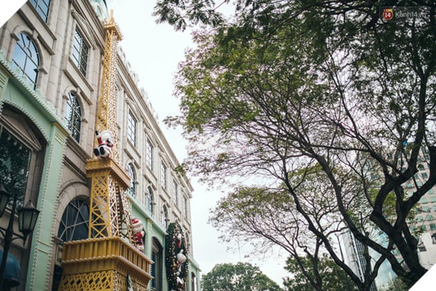 Có thể bạn không để ý, Sài Gòn đã đẹp lộng lẫy và ngập tràn không khí Giáng Sinh rồi - Ảnh 13.