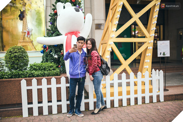 Có thể bạn không để ý, Sài Gòn đã đẹp lộng lẫy và ngập tràn không khí Giáng Sinh rồi - Ảnh 12.