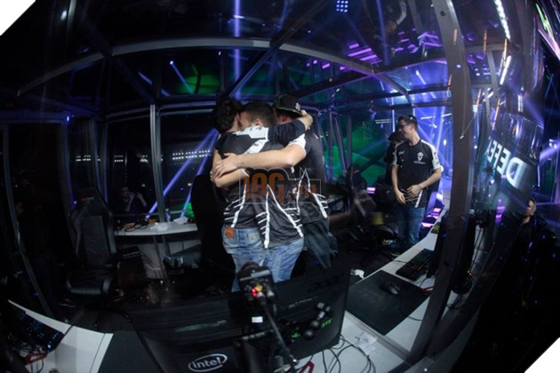 Main Event ngày 3: Gấu Nga sụp đổ, Thần Hy Lạp quét sạch Trung Quốc khỏi Boston Major