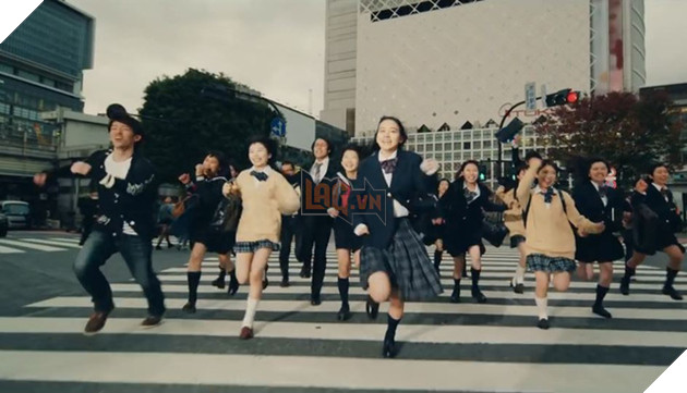 
Tât cả mọi người.
