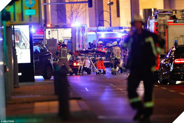 Khủng bố tấn công Berlin, ít nhất 12 người chết, 48 người bị thương - Ảnh 2.