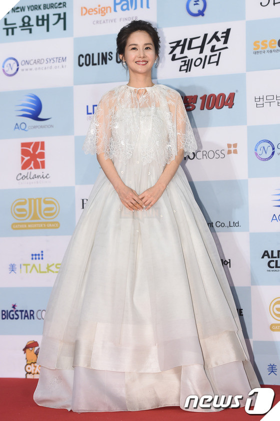 Giải Oscar Hàn Quốc 2016: Hạng mục điện ảnh vắng bóng “The Handmaiden” và “Train to Busan”! - Ảnh 16.