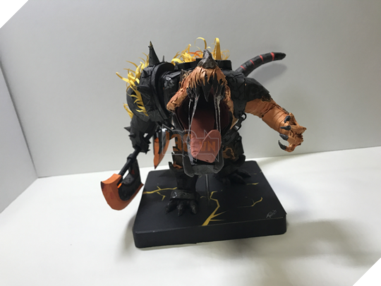 LMHT: Ngắm Renekton Hủy Diệt được làm bằng giấy, phát sáng trong đêm