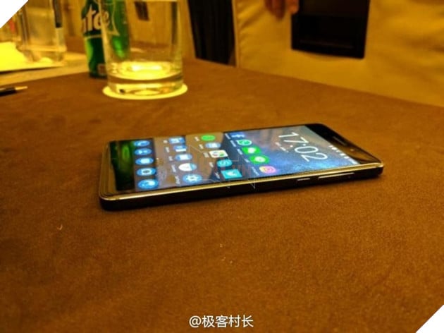 Vâng, đây là Nokia 6 bằng xương bằng thịt  15