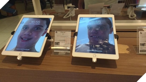 Xuất hiện thánh lầy 2017: vào cửa hàng điện thoại đổi hàng loạt hình nền gốc thành ảnh selfie của mình - Ảnh 4.