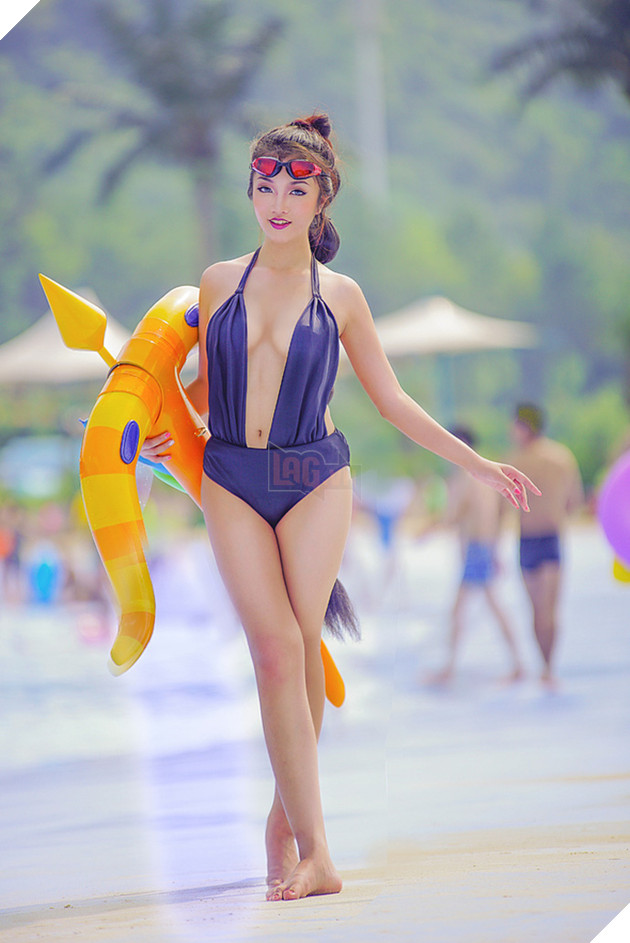 Nóng mắt với cosplay Vayne Bể Bơi trong Liên Minh Huyền Thoại