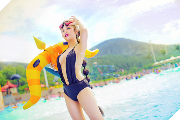 Nóng mắt với cosplay Vayne Bể Bơi trong Liên Minh Huyền Thoại