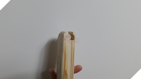 Vừa cuồng Overwatch vừa khéo tay, game thủ này đã tạo ra súng của Sombra từ gỗ