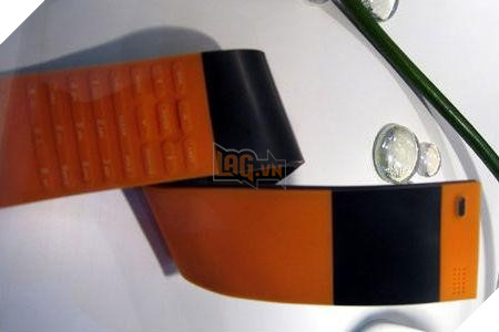 9 thiết bị di động có thiết kế kỳ dị nhất từ trước đến nay - Ảnh 1.