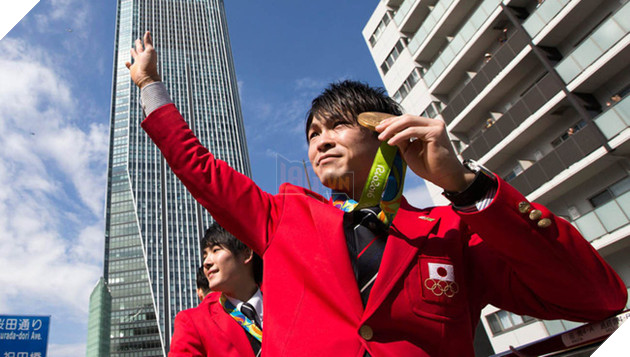 Vẫn biết Nhật thật là ảo, nhưng đem smartphone cũ để làm huy chương Olympic Tokyo 2020 thì quá đỉnh - Ảnh 1.