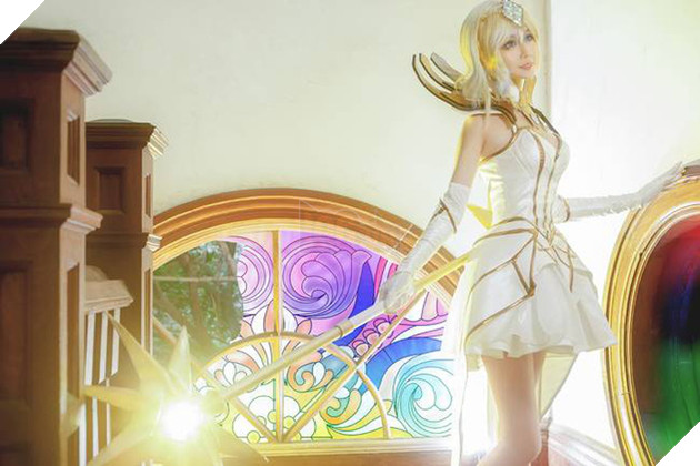 Ngỡ ngàng trước bộ ảnh cosplay tuyệt đẹp về cô nàng Lux Thập Đại Nguyên Tố
