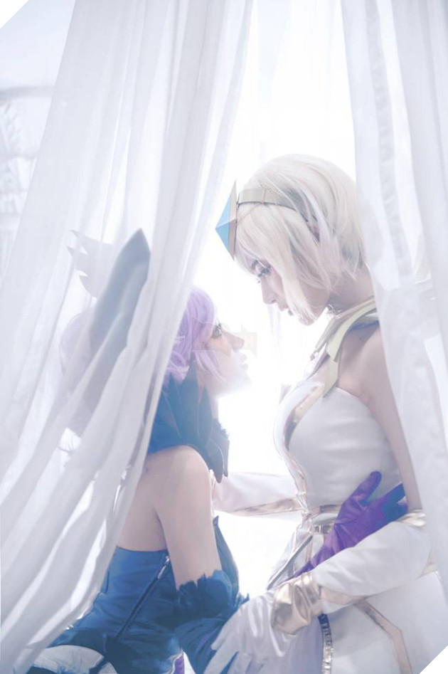 Ngỡ ngàng trước bộ ảnh cosplay tuyệt đẹp về cô nàng Lux Thập Đại Nguyên Tố