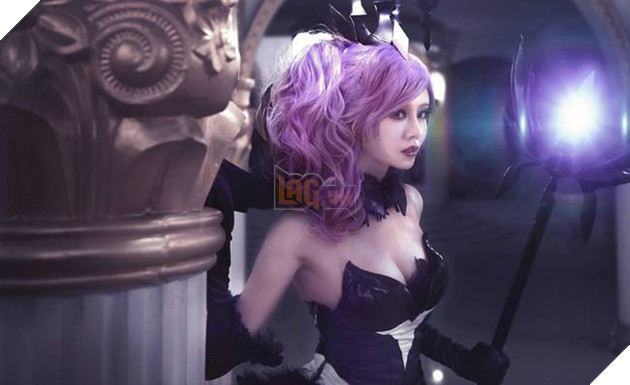 Ngỡ ngàng trước bộ ảnh cosplay tuyệt đẹp về cô nàng Lux Thập Đại Nguyên Tố
