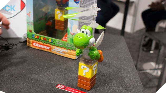 
Hai mẫu máy bay tí hon khá độc đáo tại hội chợ Toy Fair 2017 đang diễn ra ở New York.
