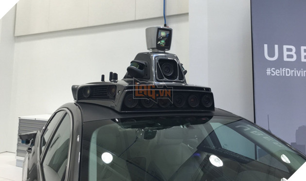 
Cảm biến LiDAR trên xe Uber.​
