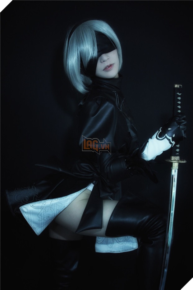 Cosplay cô nàng 2B đẹp lạnh lùng trong bom tấn Nier: Automata 8