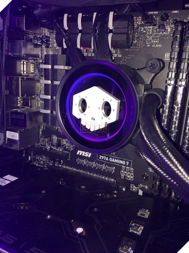 Overwatch: Dàn PC biến hóa theo phong cách Sombra cực ngầu 3