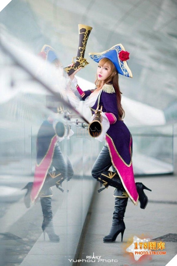 Cosplay Xạ Thủ Miss Fortune tuyệt đẹp khiến bạn nguyện cả đời đi làm Support