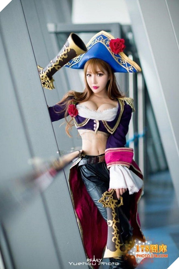 Cosplay Xạ Thủ Miss Fortune tuyệt đẹp khiến bạn nguyện cả đời đi làm Support