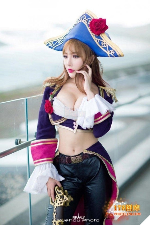 Cosplay Xạ Thủ Miss Fortune tuyệt đẹp khiến bạn nguyện cả đời đi làm Support