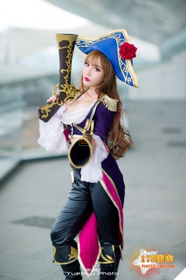 Cosplay Xạ Thủ Miss Fortune tuyệt đẹp khiến bạn nguyện cả đời đi làm Support