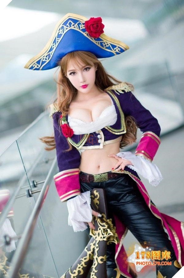 Cosplay Xạ Thủ Miss Fortune tuyệt đẹp khiến bạn nguyện cả đời đi làm Support