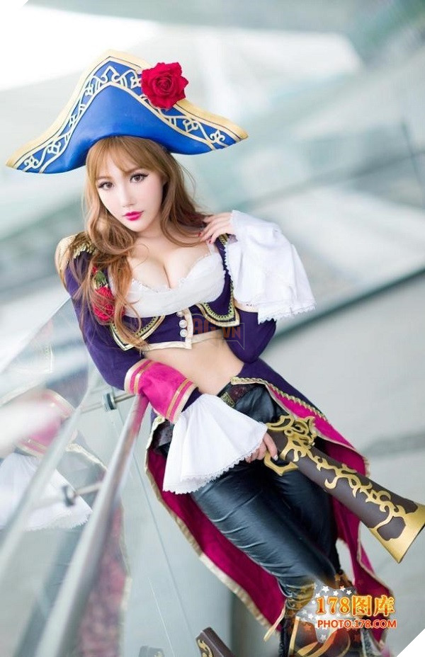 Cosplay Xạ Thủ Miss Fortune tuyệt đẹp khiến bạn nguyện cả đời đi làm Support