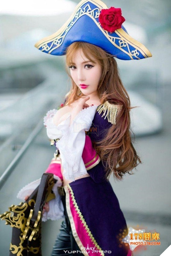 Cosplay Xạ Thủ Miss Fortune tuyệt đẹp khiến bạn nguyện cả đời đi làm Support
