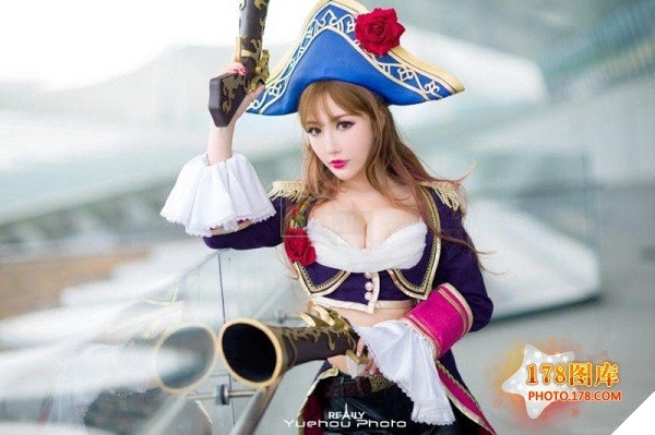 Cosplay Xạ Thủ Miss Fortune tuyệt đẹp khiến bạn nguyện cả đời đi làm Support