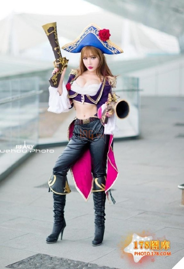 Cosplay Xạ Thủ Miss Fortune tuyệt đẹp khiến bạn nguyện cả đời đi làm Support