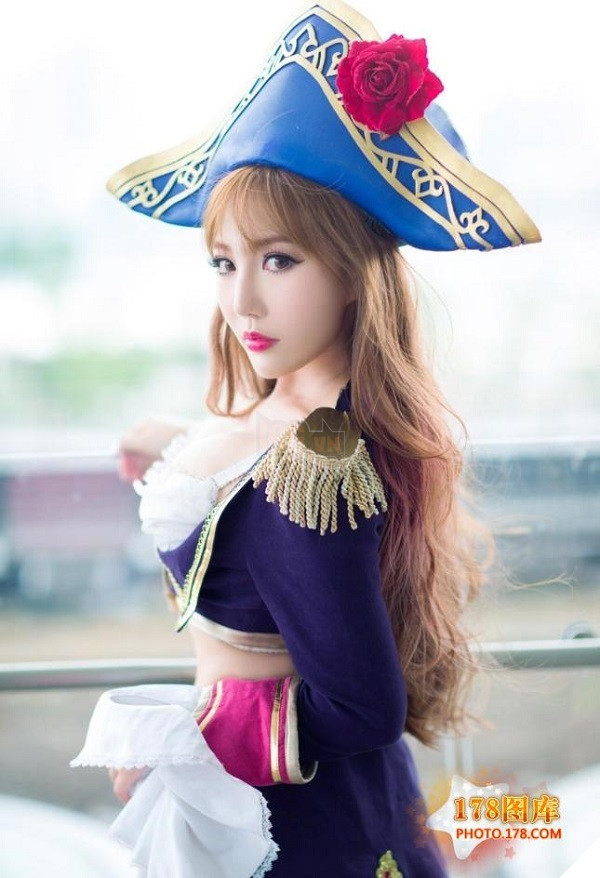 Cosplay Xạ Thủ Miss Fortune tuyệt đẹp khiến bạn nguyện cả đời đi làm Support