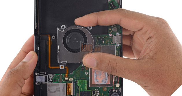 Tháo bung Nintendo Switch: Thiết kế từ NVIDIA, tản nhiệt chất lỏng, 8/10 điểm iFixit 10