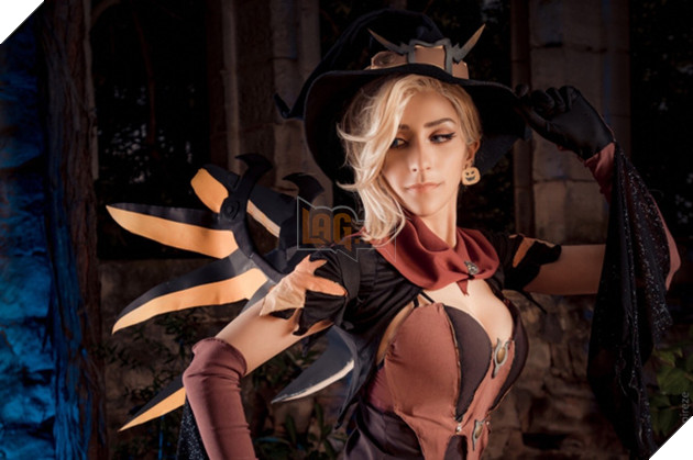 Cosplay Mercy trong Overwatch, 'anh chàng' này đã khiến cho cả thế giới phải trầm trồ